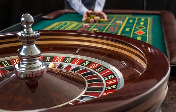 Money Train slot game interface on kari 4d showing reels and bonus feature